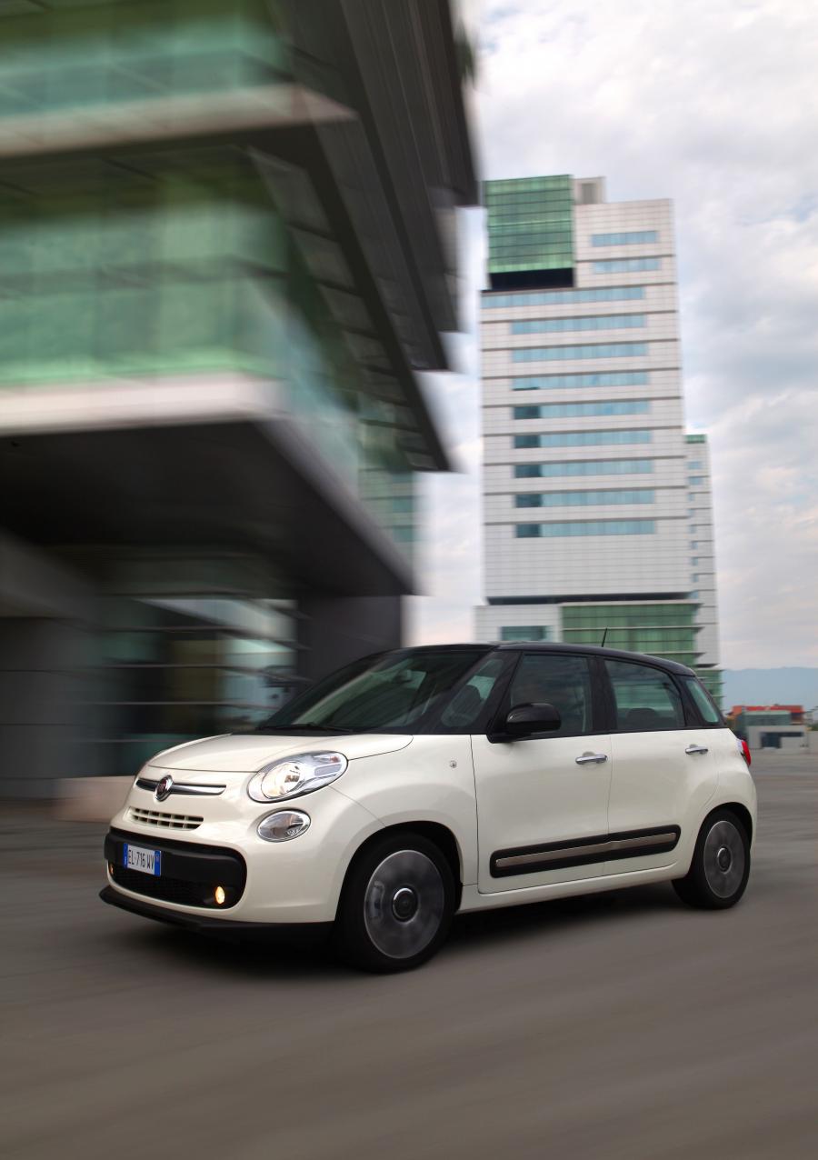  Fiat 500L 2012 года  (фото 50 из 84)